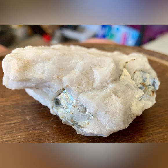 Quartz Rock with Muscovite 5oz - Picture 1 of 8